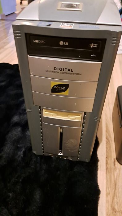 Komputer stacjonarny