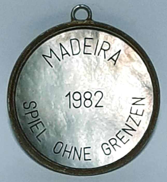 Raro Token/pendente "Madeira 1982 Spiel ohne Grenzen" Madrepérola