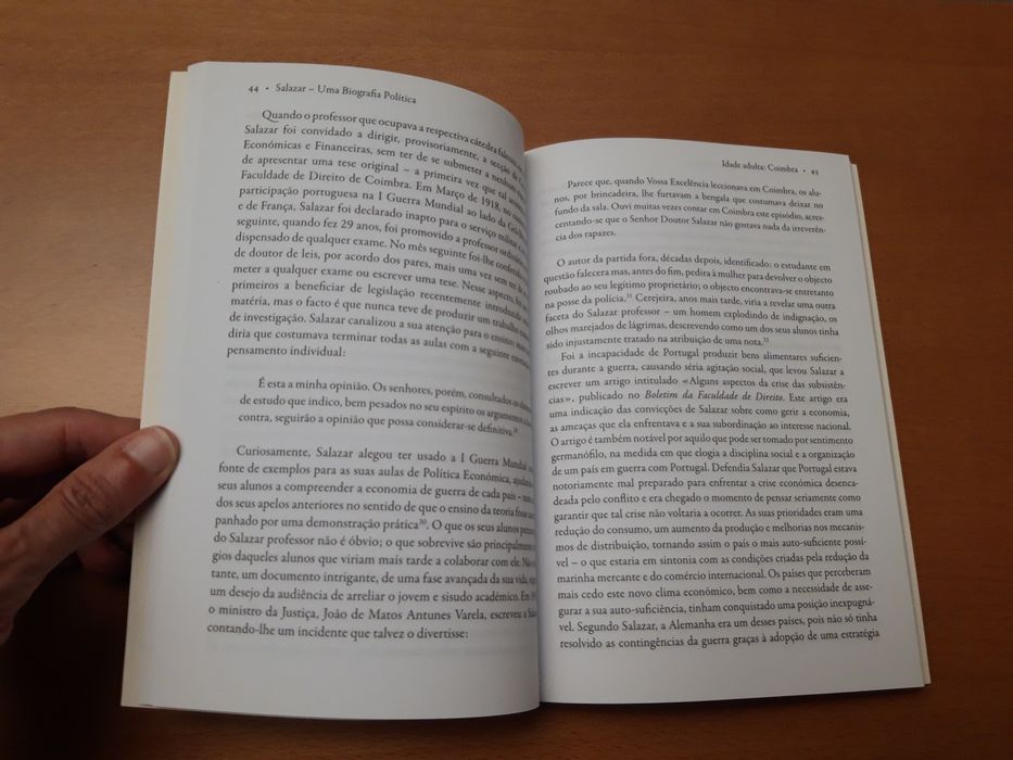 Colecção "Salazar: uma biografia política" do Expresso (volume 1)