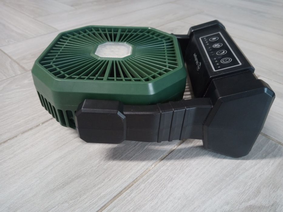 Wentylator kempingowy z latarnią LED