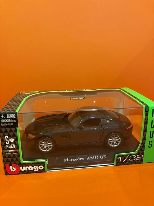 Carro miniatura Mercedes AMG GT