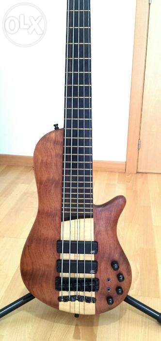 Warwick Thumb Singlecut Broadneck 5 – Made in Germany – 2010 – Excelente Estado
