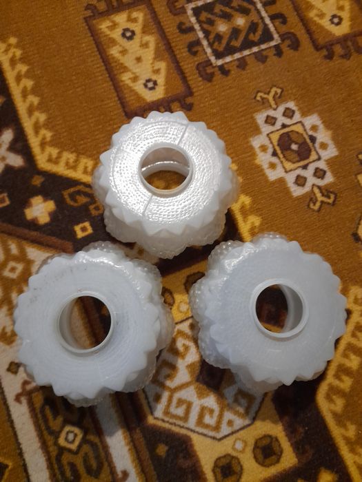 Продам плафони к люстрам