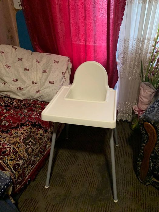 Столик для годування