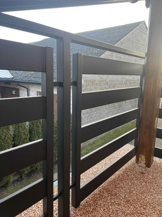 balustrady stalowe, nierdzewne, szklane, ogrodzenia grzebieniowe