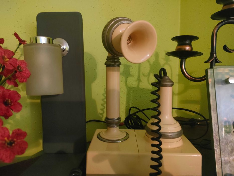 Telefon Prl rok 1980