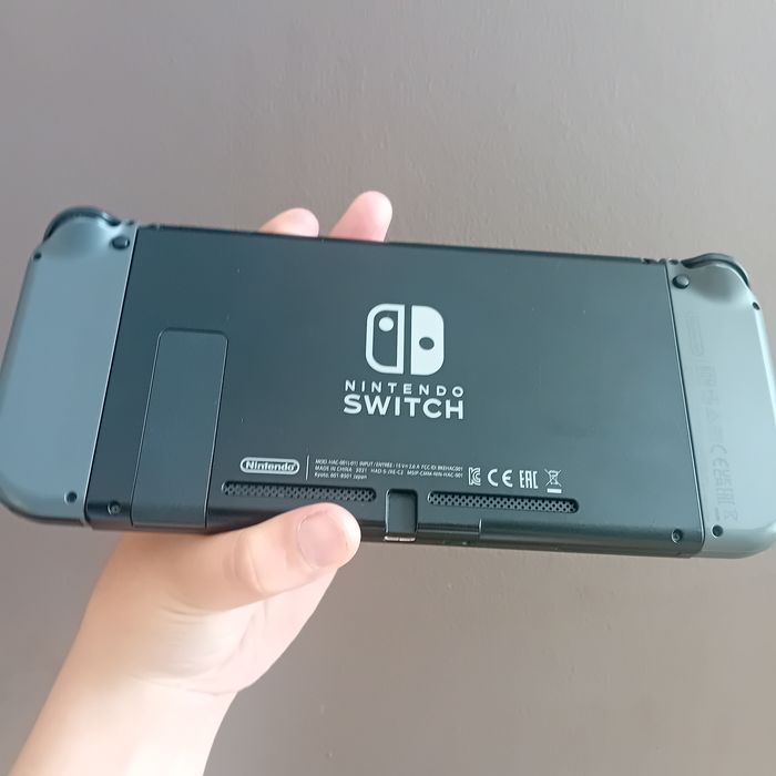 Nintendo Switch 7