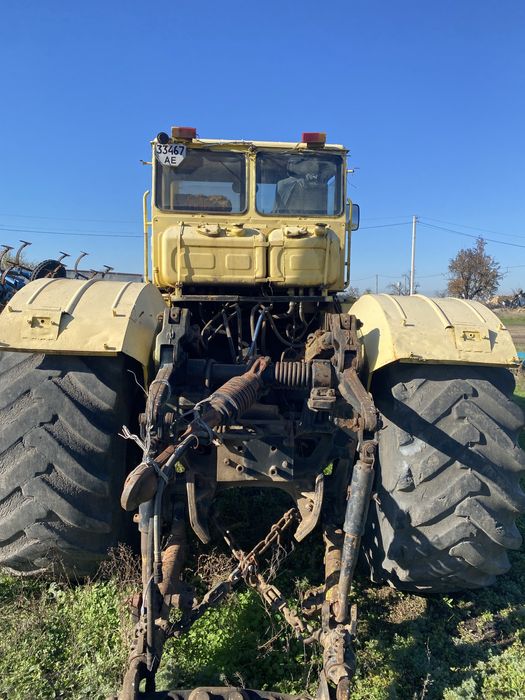 Кировець К-701 і Деметра