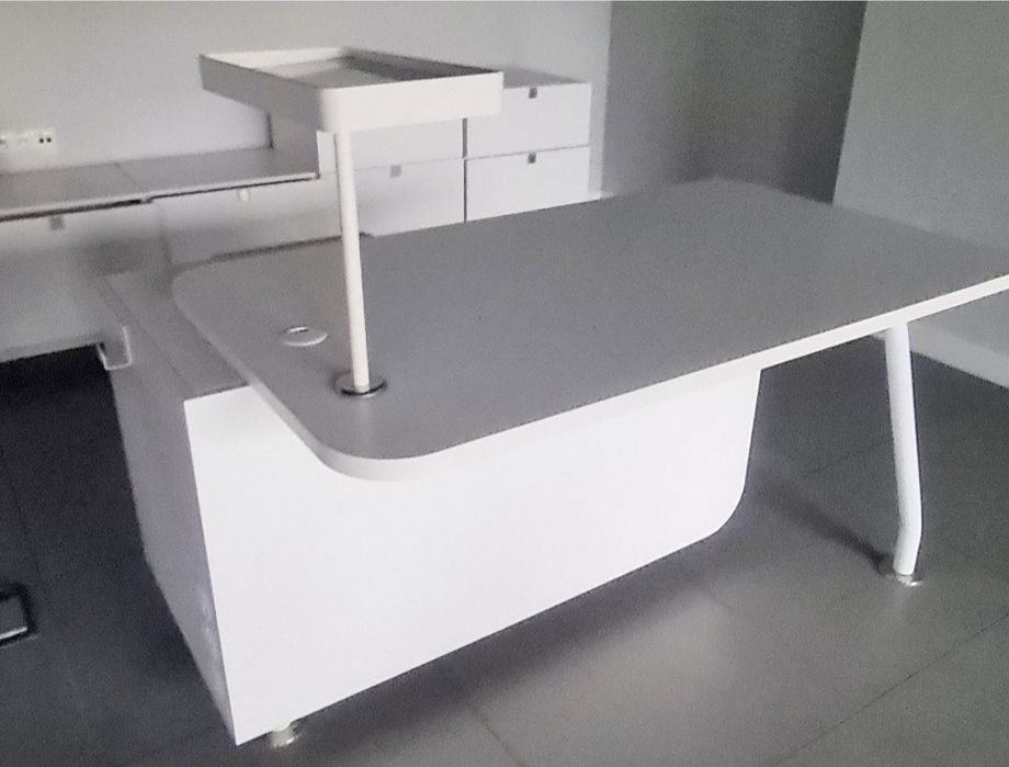 Duże biurko białe
