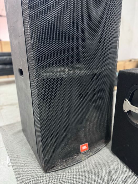 Coluna JBL - Potência e Qualidade de Som!