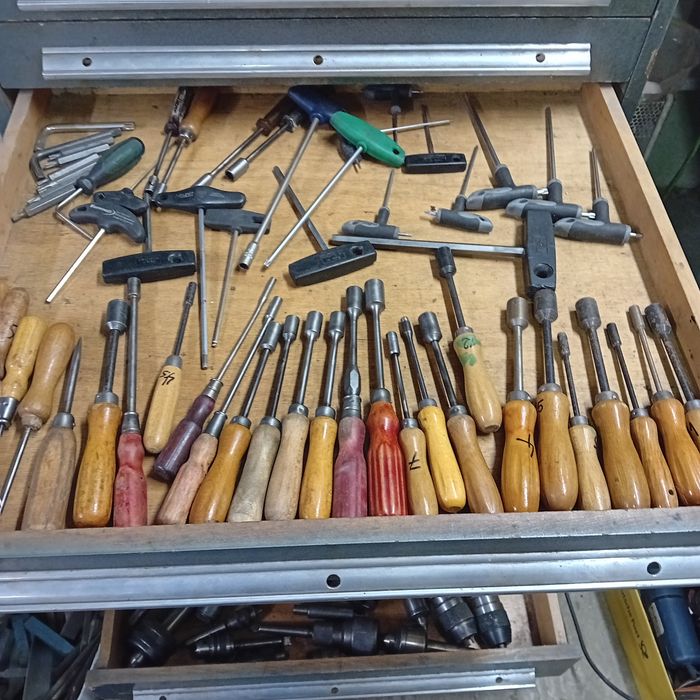 narzędzia warsztatowe ślusarskie