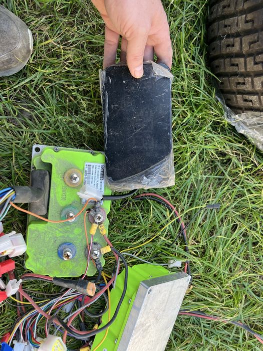 Моторколесо, контрлер, ручка газу, гальмівні колодки, диски