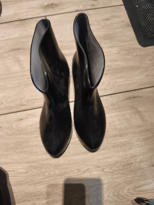 Gumiaki damskie niskie nowe 39