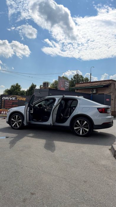 Продам сучасний та стильний електромобіль Volvo Polestar 2021 року