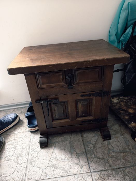 Rezerwacja Antyk pilnie sprzedam szafka
