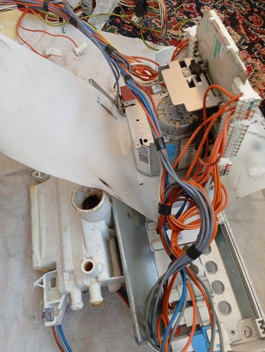 Стіральна  машина Zanussi вертікалка ,запчастини