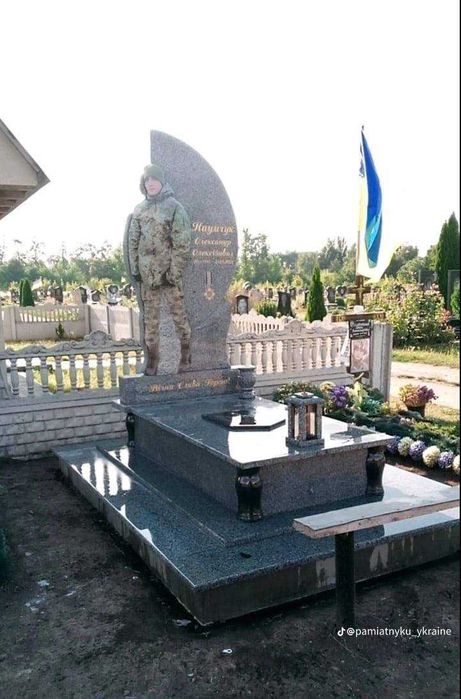 Виготовлення пам’ятників загиблим воїнам в Луцьку та області.