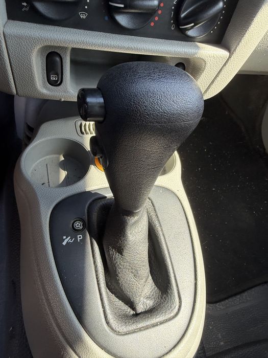 Renault Kangoo 1.4i 75CV Rapid