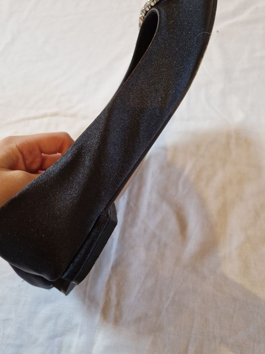Sapatos pretos com brilhantes Sfera 37