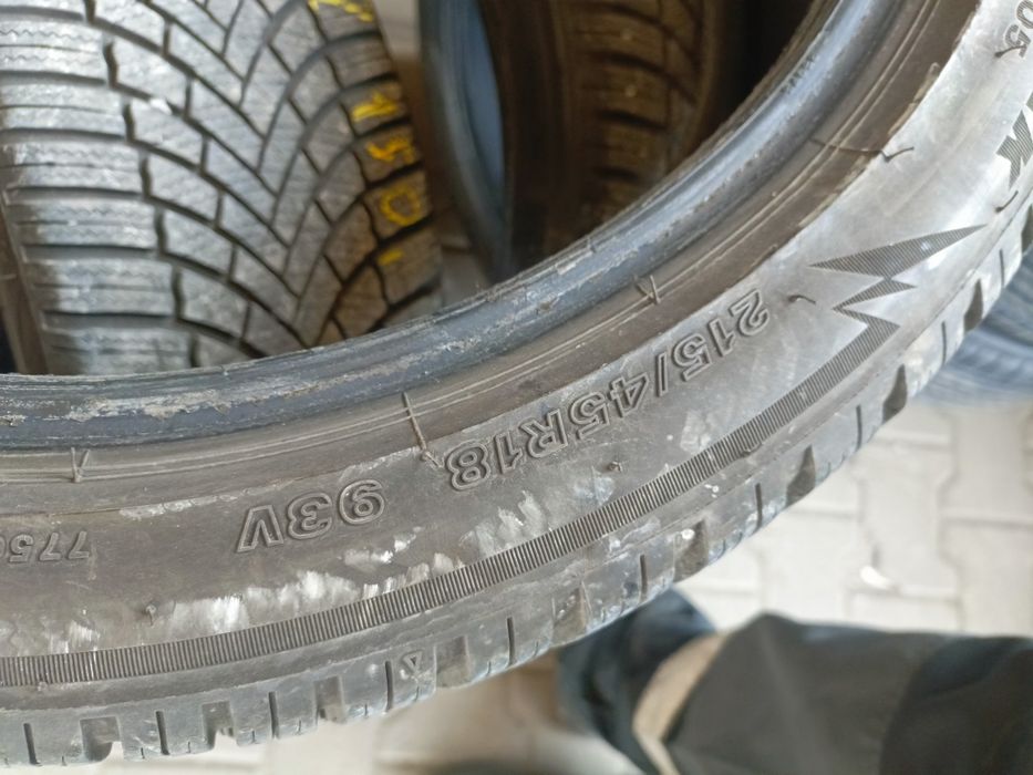 Opony zimowe 215/45/18 Bridgestone 4 sztuki 2023r