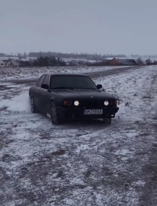 Продам БМВ е34 м50б20