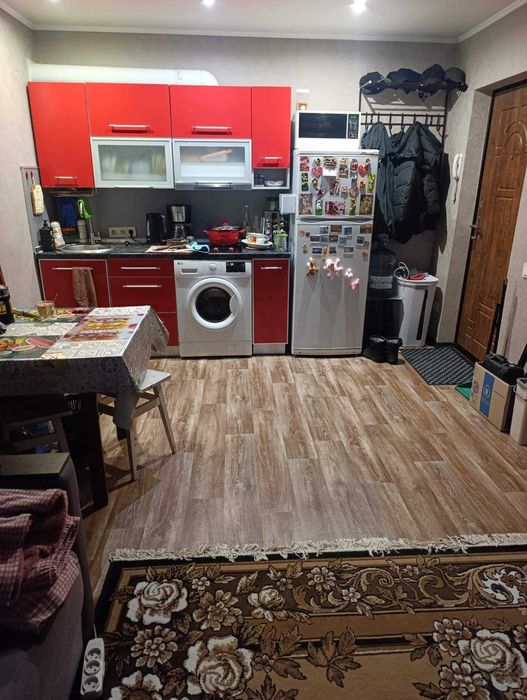 Продам 3 кімнати в будинку готельного типу (Аеропорт)