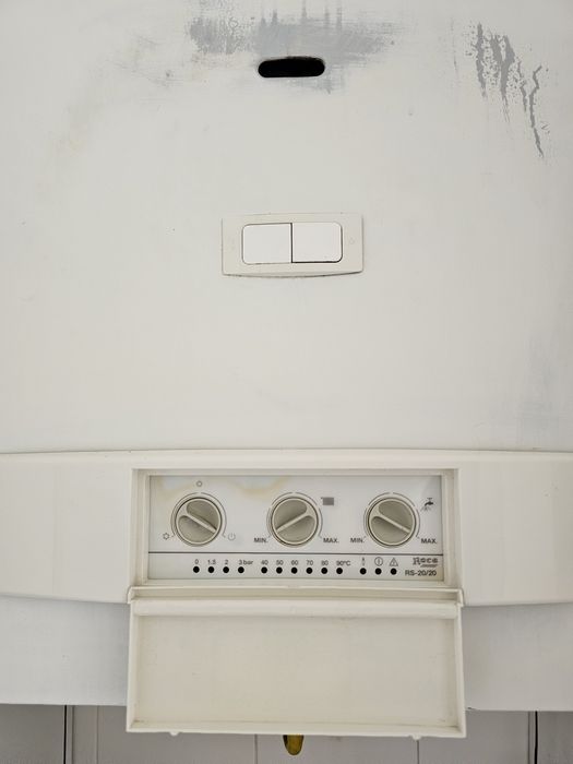 Caldeira gás natural Roca + 8 radiadores