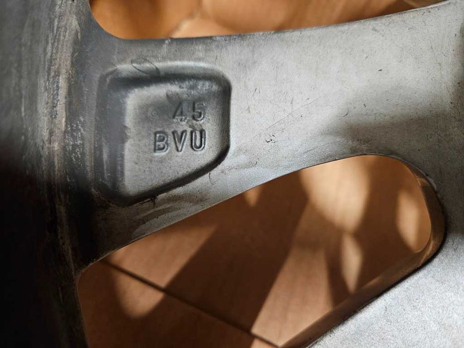 Felga 17'' TOYOTA Camry 5x114,3 7,5Jx17 ET45 BVU OEM 1szt 2021r Ładna