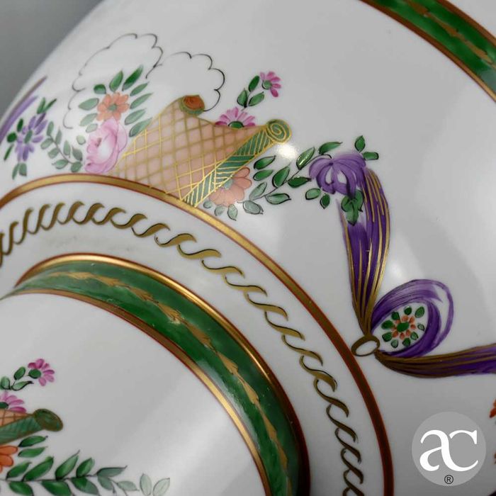 Par de Talhas / Jarrões em porcelana Vidal Arte, pintados à mão