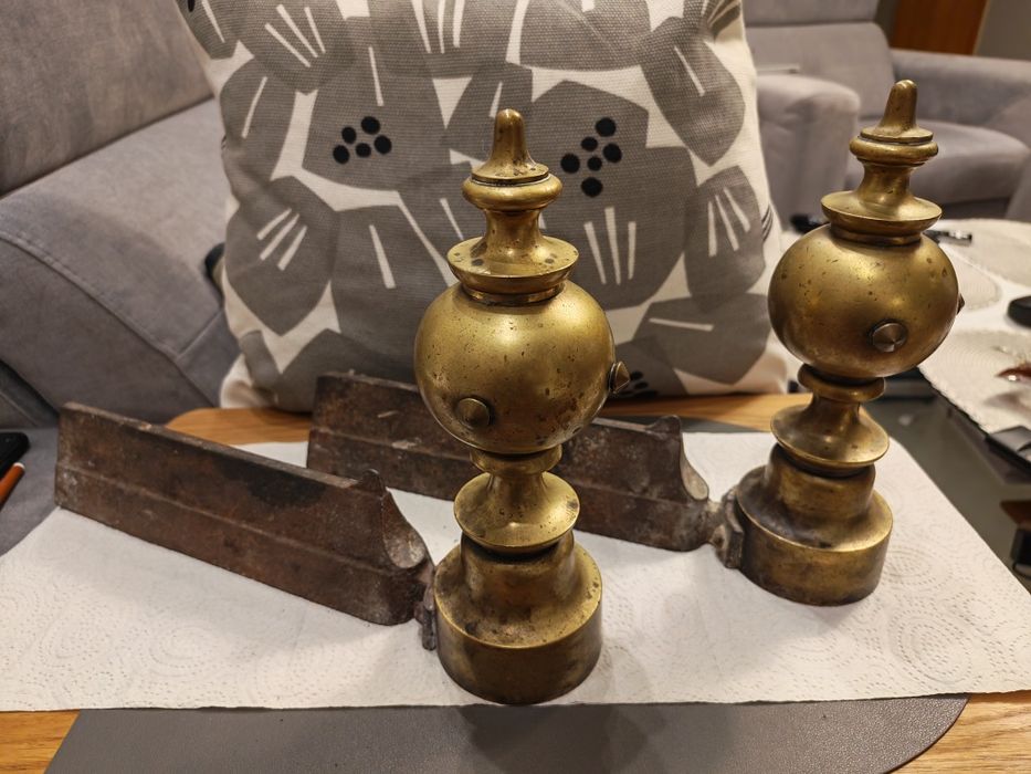 Stojaki podpory wilki do kominka Francja