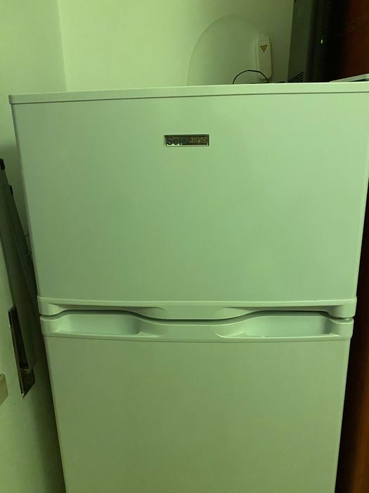 Frigorífico em ótimo estado de conservação ainda em garantia