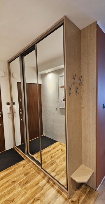 Szafa do zabudowy. Drzwi przesuwne.