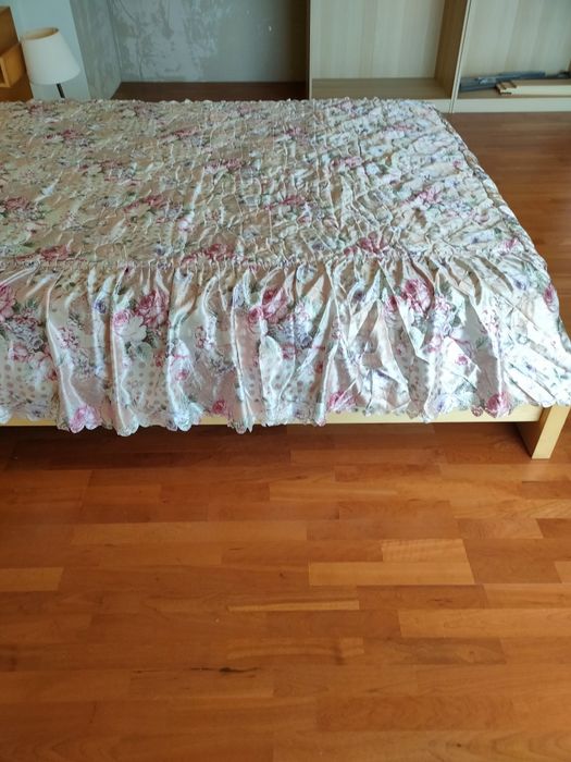 Colcha cama casal antiga.