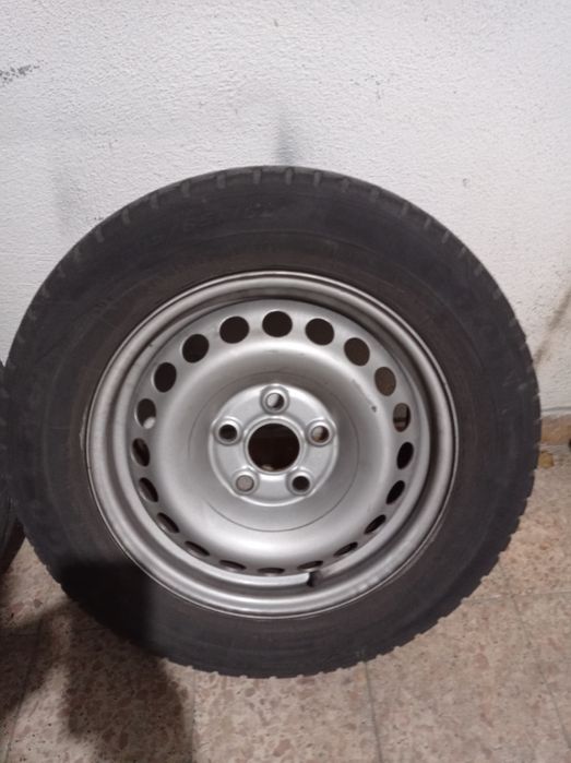 4 Jantes/ pneus 205/65 R16 C