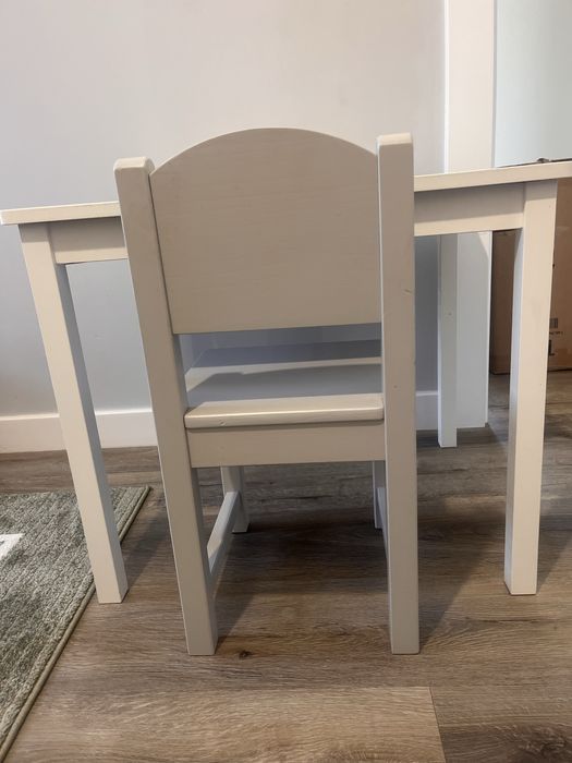 IKEA SUNDVIK Zestaw stolik z krzesełkiem szary