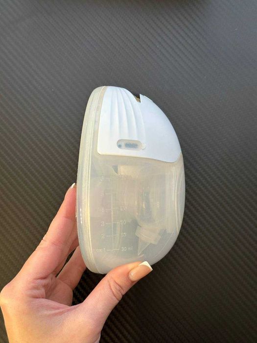 Молоковідсмоктувач Wearable Electric Breast Pump + пакети для зберіг.