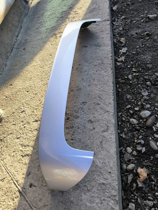 Продам задній спойлер на ford fiesta mk7 2010 рік