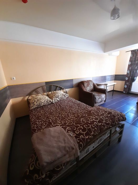 Центр! Однокімнатна квартира-студія  560 грн., погодинно 300 грн.