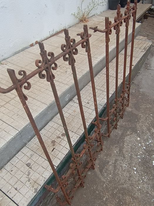 Grades exterior em ferro