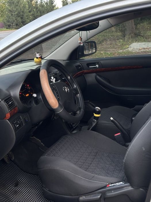 Toyota avinsis 1.8 gas