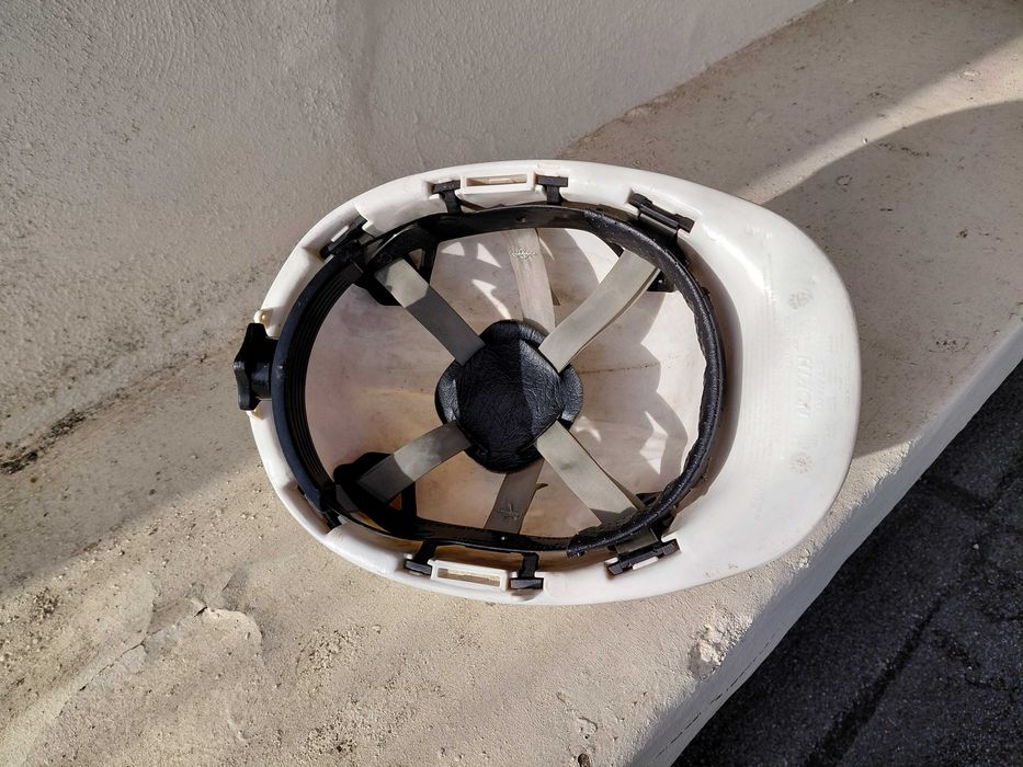 Capacete Branco para Obras proteja a cabeça