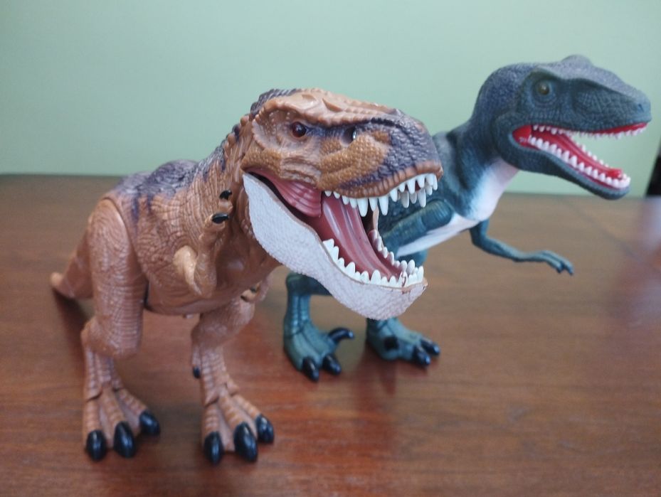 Zabawki dinozaury interaktywne