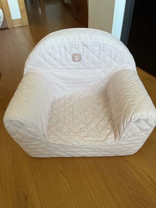 Sofá pequeno para menina