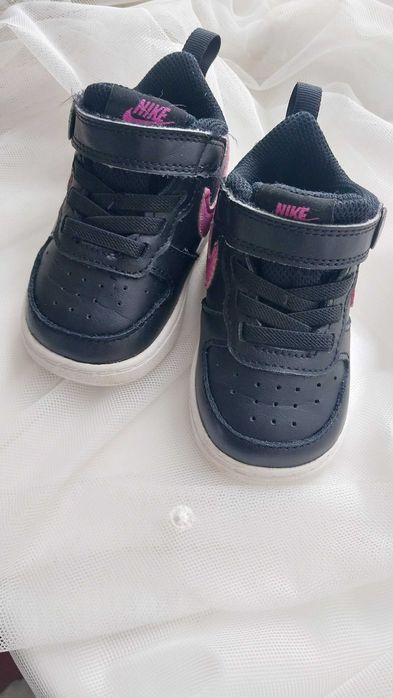Продам дитячі шкіряні кросовочки Nike