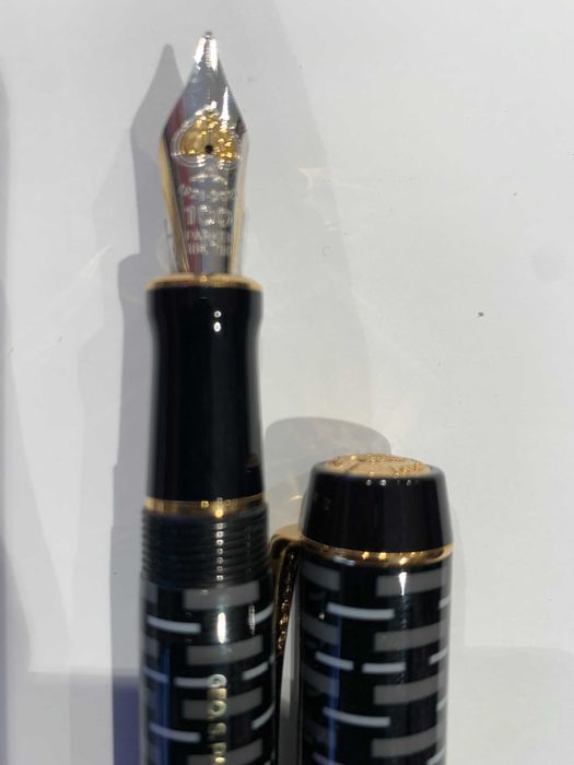 Pióro wieczne PARKER DUOFOLD 100th Black GT (18K) "F"