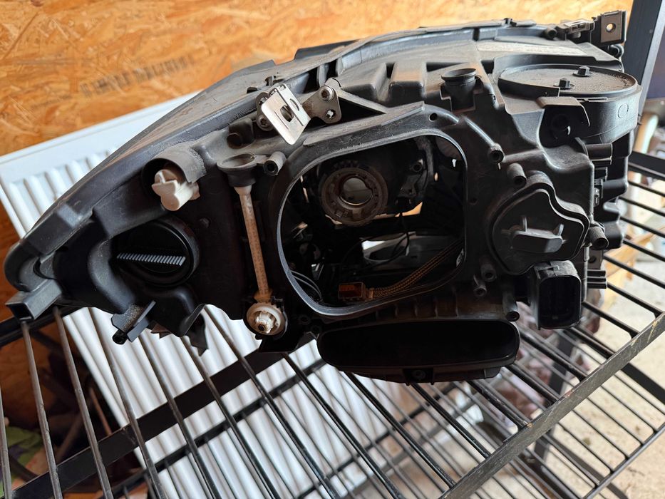 HELLA Reflektor do BMW Seria 5