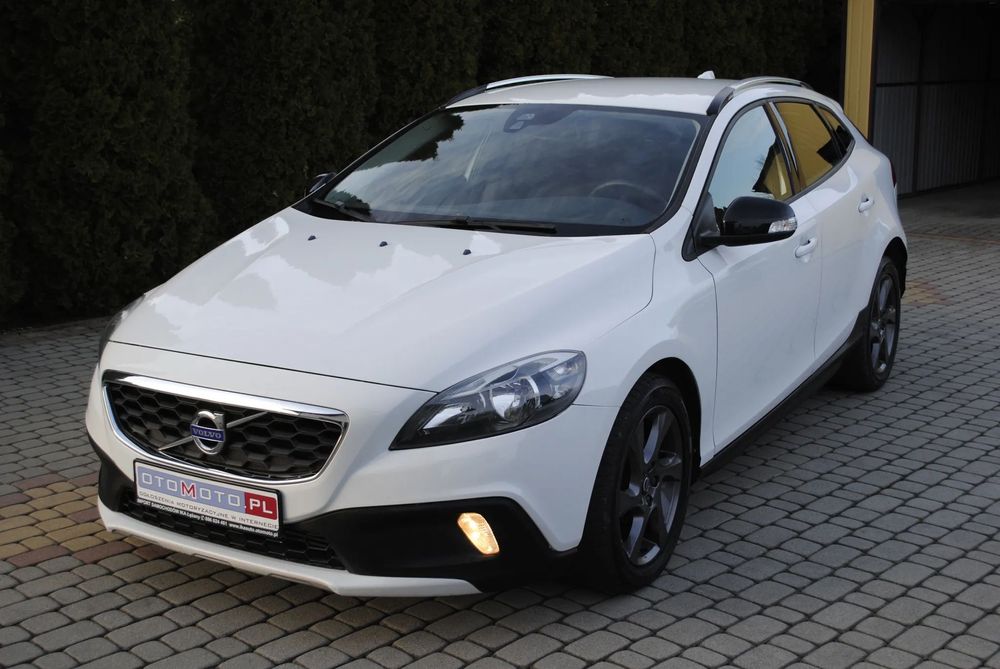 Volvo V40 Cross Country 0-korozji przebieg 100%. servis oplacony stan idealny