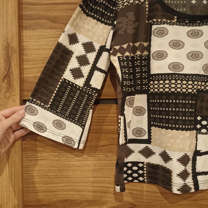 Bluzka we wzory z rękawem 3/4