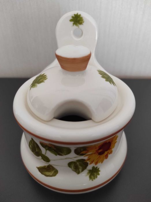 Solniczka ceramiczna, Nowa