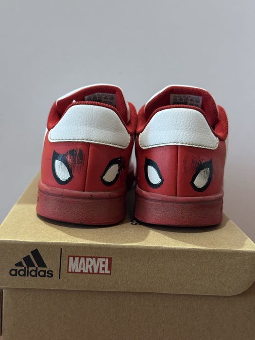 Оригінальні кеди/кросівки adidas marvel 31,5p